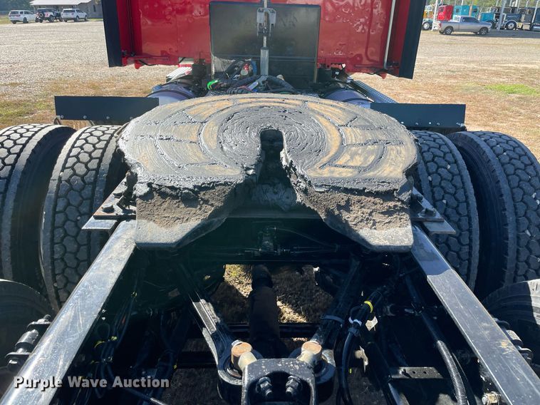 image for item NA9680 2020 Kenworth T880  semi truck