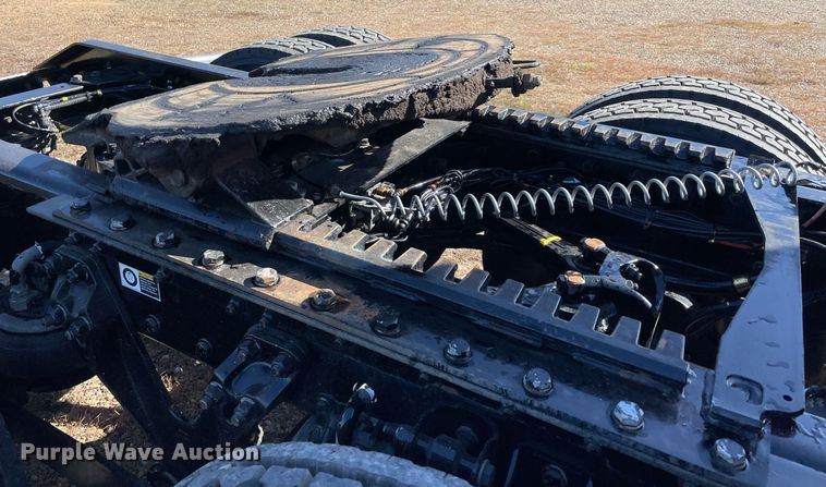 image for item NA9680 2020 Kenworth T880  semi truck