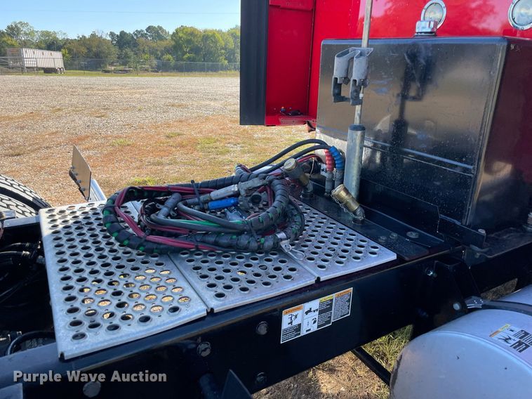 image for item NA9680 2020 Kenworth T880  semi truck