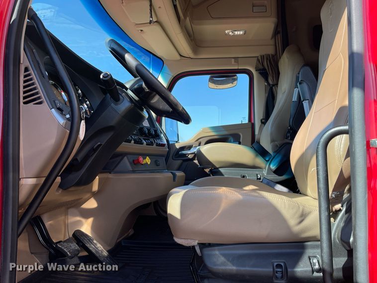 image for item NA9680 2020 Kenworth T880  semi truck