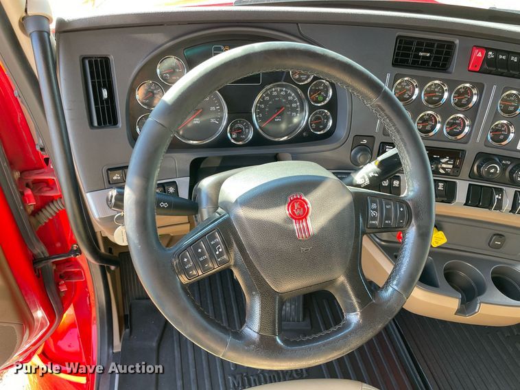 image for item NA9680 2020 Kenworth T880  semi truck