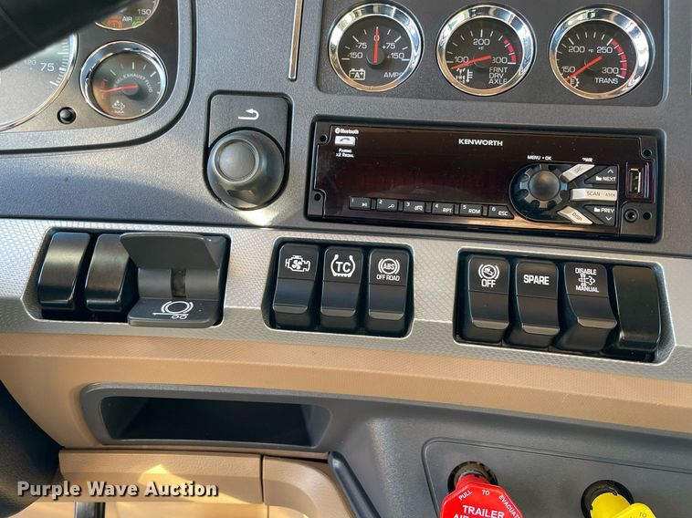 image for item NA9680 2020 Kenworth T880  semi truck