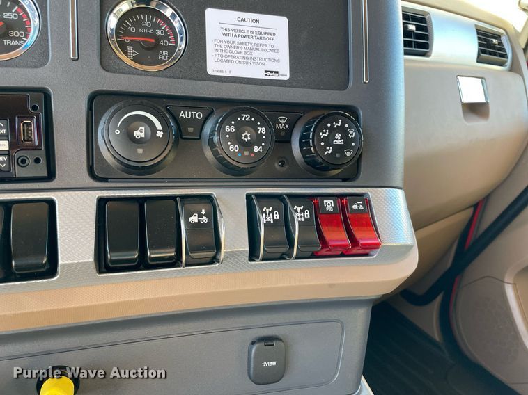 image for item NA9680 2020 Kenworth T880  semi truck