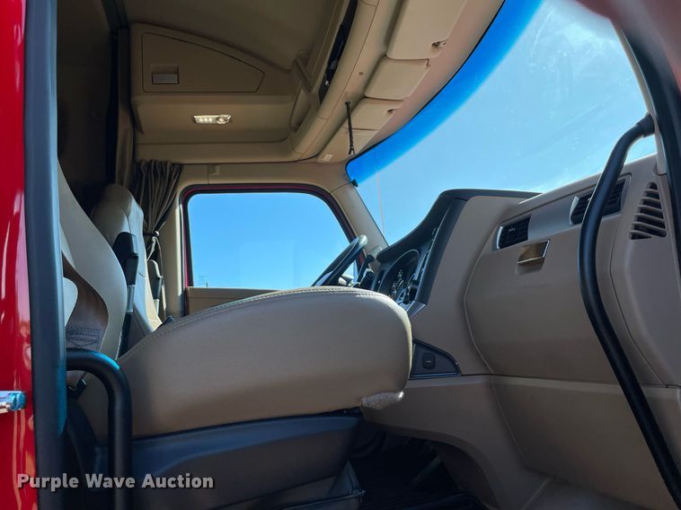 image for item NA9680 2020 Kenworth T880  semi truck