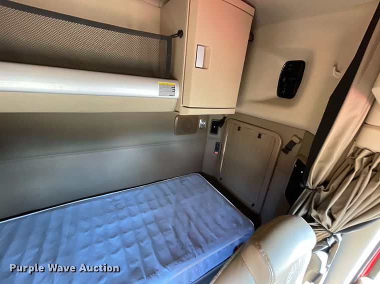 image for item NA9680 2020 Kenworth T880  semi truck