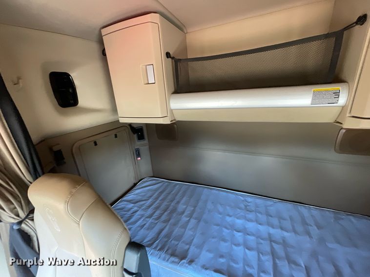 image for item NA9680 2020 Kenworth T880  semi truck