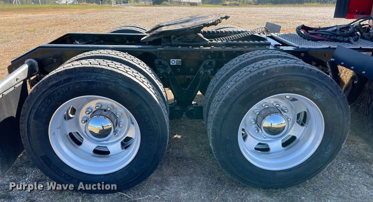 image for item NA9680 2020 Kenworth T880  semi truck