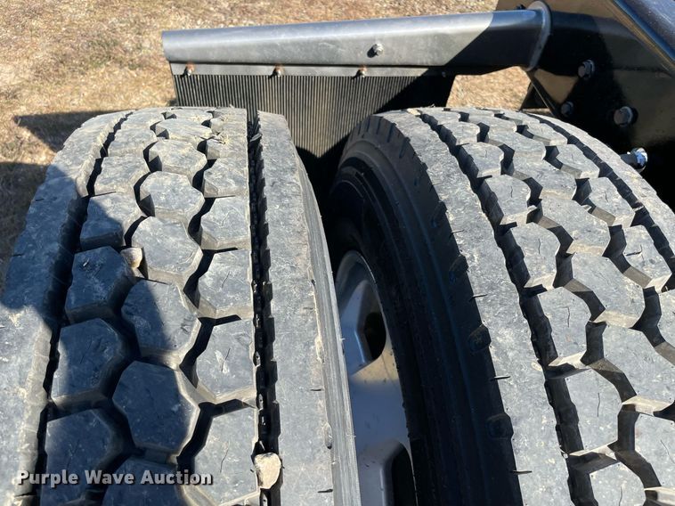 image for item NA9680 2020 Kenworth T880  semi truck