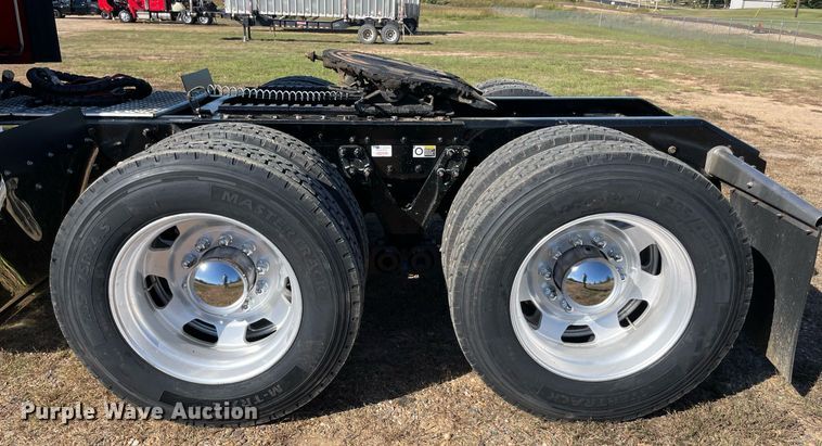 image for item NA9680 2020 Kenworth T880  semi truck