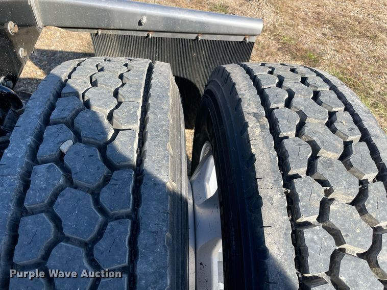 image for item NA9680 2020 Kenworth T880  semi truck