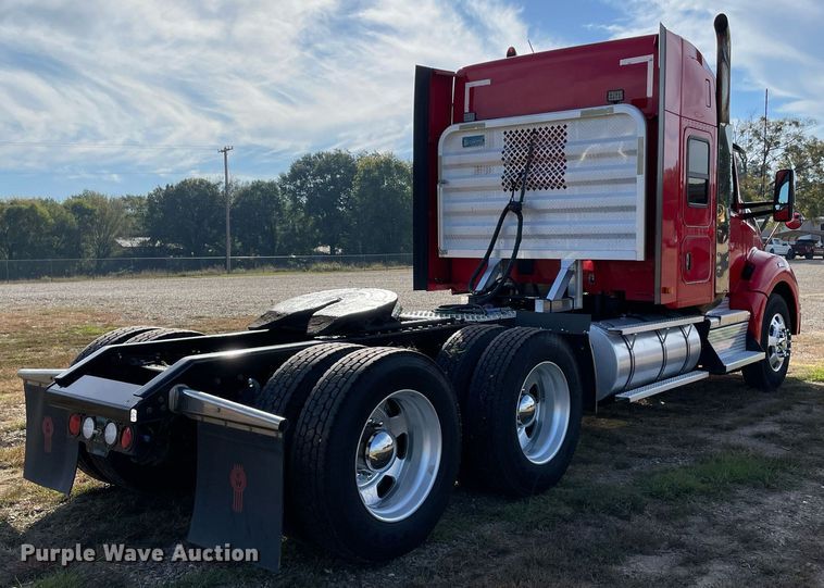 image for item NA9681 2020 Kenworth T880  semi truck