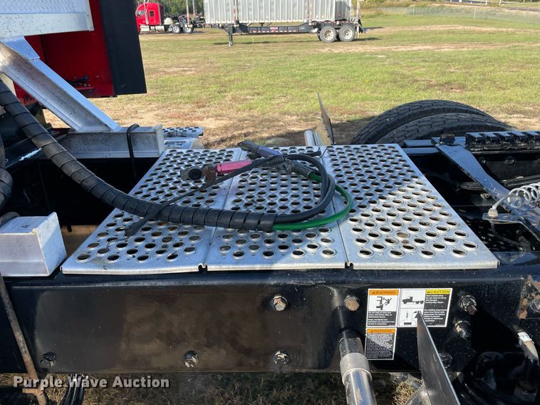 image for item NA9681 2020 Kenworth T880  semi truck