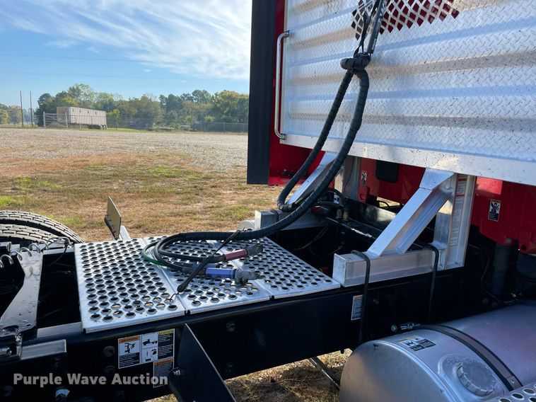 image for item NA9681 2020 Kenworth T880  semi truck