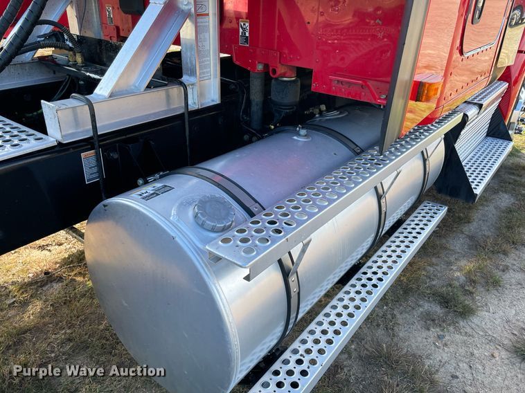 image for item NA9681 2020 Kenworth T880  semi truck