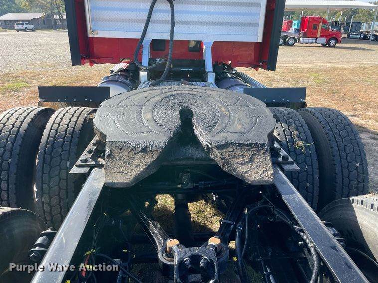 image for item NA9681 2020 Kenworth T880  semi truck