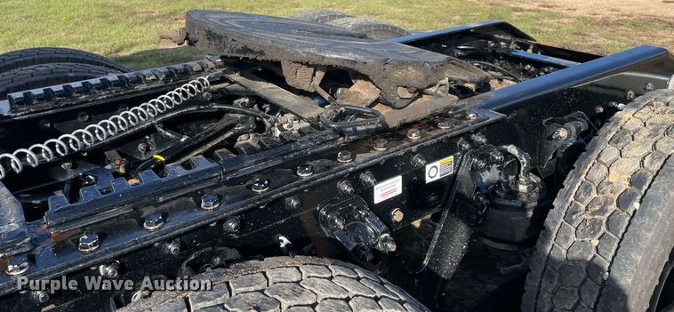 image for item NA9681 2020 Kenworth T880  semi truck