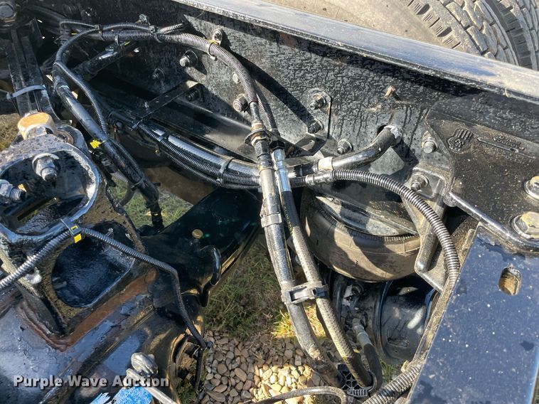 image for item NA9681 2020 Kenworth T880  semi truck