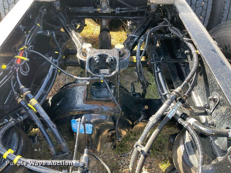 image for item NA9681 2020 Kenworth T880  semi truck