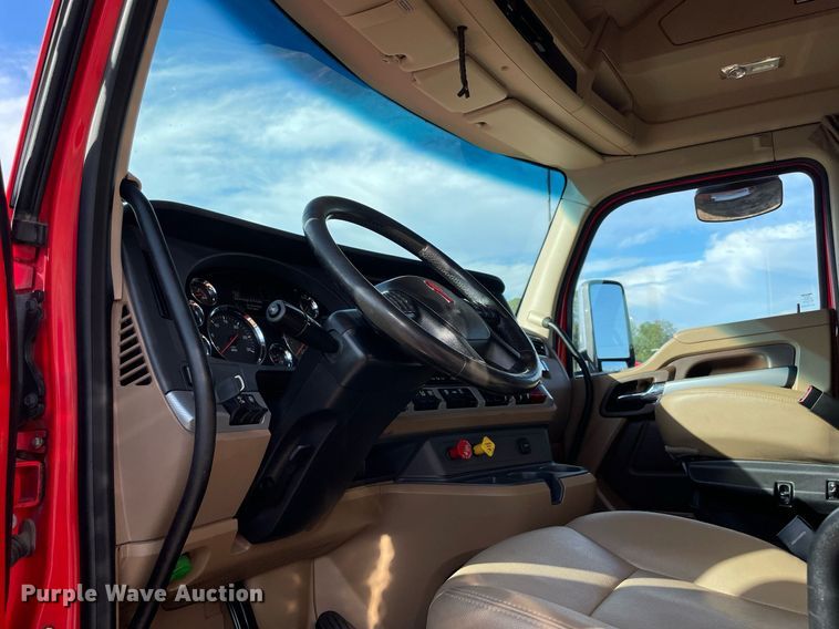 image for item NA9681 2020 Kenworth T880  semi truck