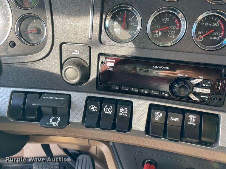 image for item NA9681 2020 Kenworth T880  semi truck