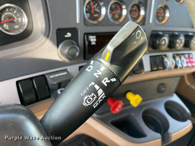 image for item NA9681 2020 Kenworth T880  semi truck