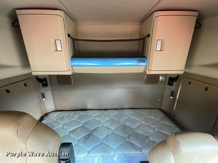 image for item NA9681 2020 Kenworth T880  semi truck