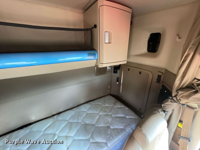 image for item NA9681 2020 Kenworth T880  semi truck