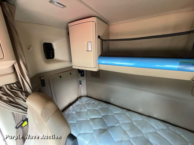 image for item NA9681 2020 Kenworth T880  semi truck