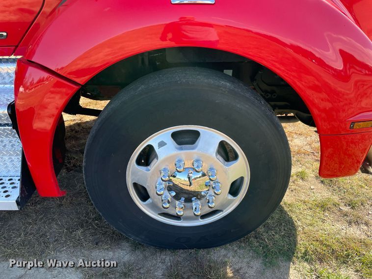 image for item NA9681 2020 Kenworth T880  semi truck