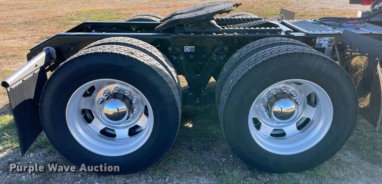 image for item NA9681 2020 Kenworth T880  semi truck