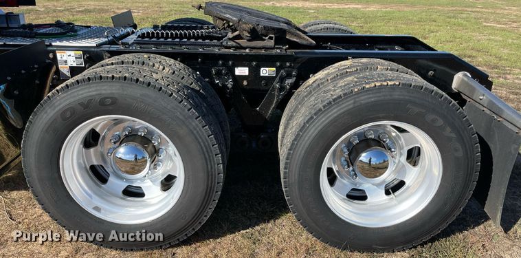 image for item NA9681 2020 Kenworth T880  semi truck