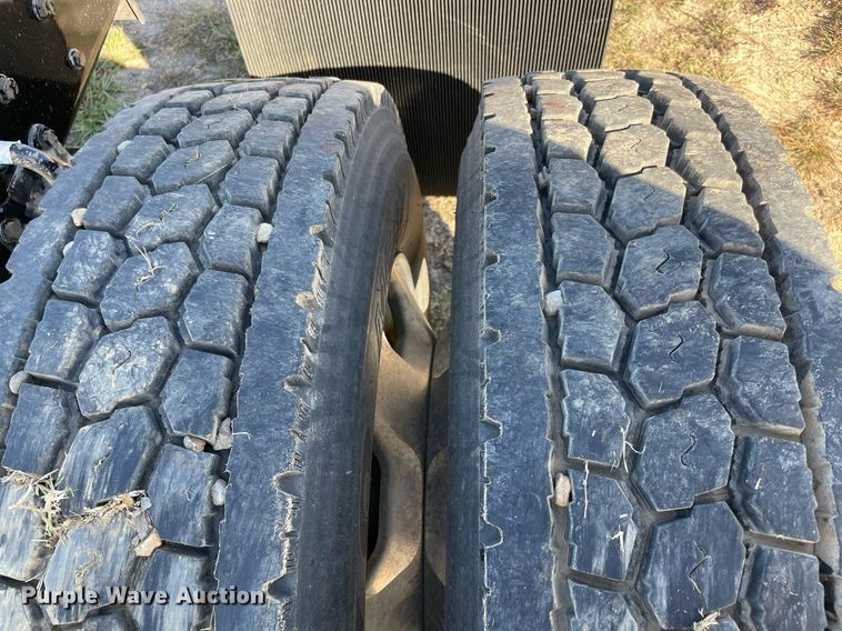 image for item NA9681 2020 Kenworth T880  semi truck