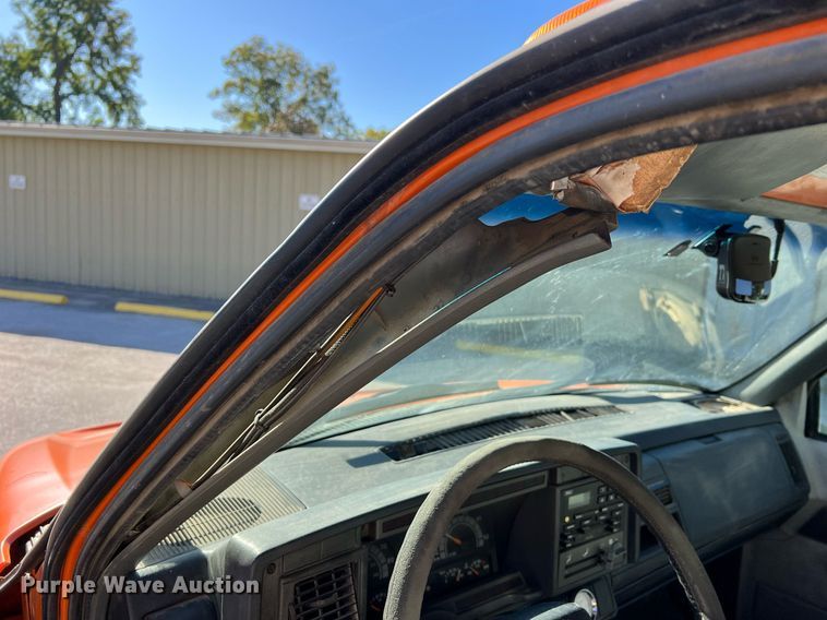 image for item NI9054 1999 GMC C6500  dump flatbed truck