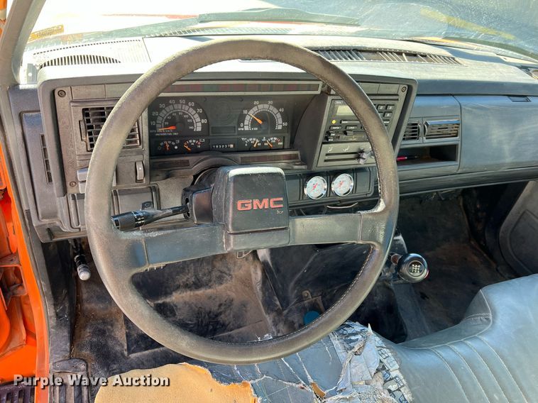 image for item NI9054 1999 GMC C6500  dump flatbed truck