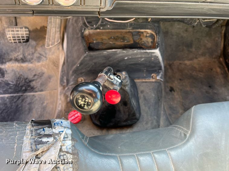 image for item NI9054 1999 GMC C6500  dump flatbed truck