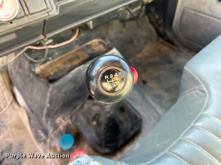 image for item NI9054 1999 GMC C6500  dump flatbed truck