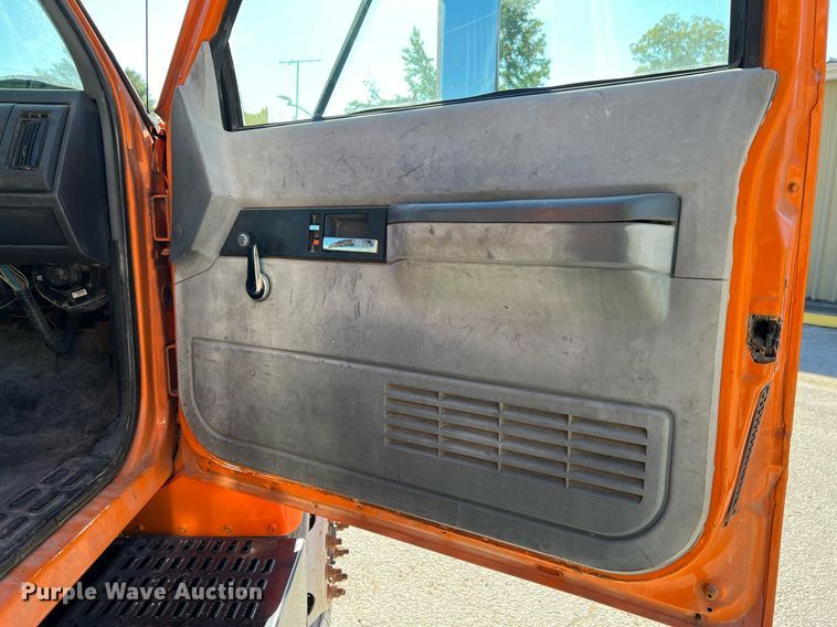 image for item NI9054 1999 GMC C6500  dump flatbed truck