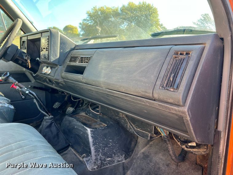 image for item NI9054 1999 GMC C6500  dump flatbed truck