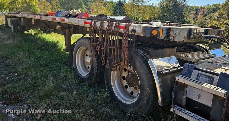 image for item NP9028 2004 Fontaine TFTW-6-8048WSAWK  flatbed trailer