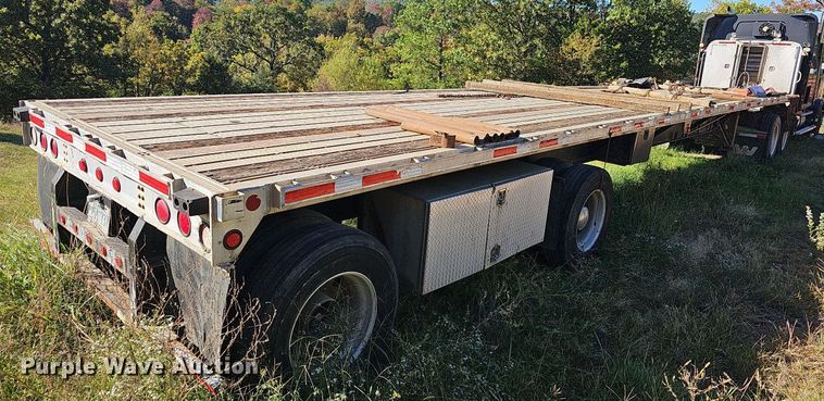 image for item NP9028 2004 Fontaine TFTW-6-8048WSAWK  flatbed trailer