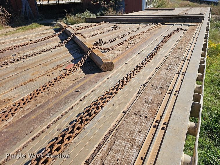 image for item NP9028 2004 Fontaine TFTW-6-8048WSAWK  flatbed trailer