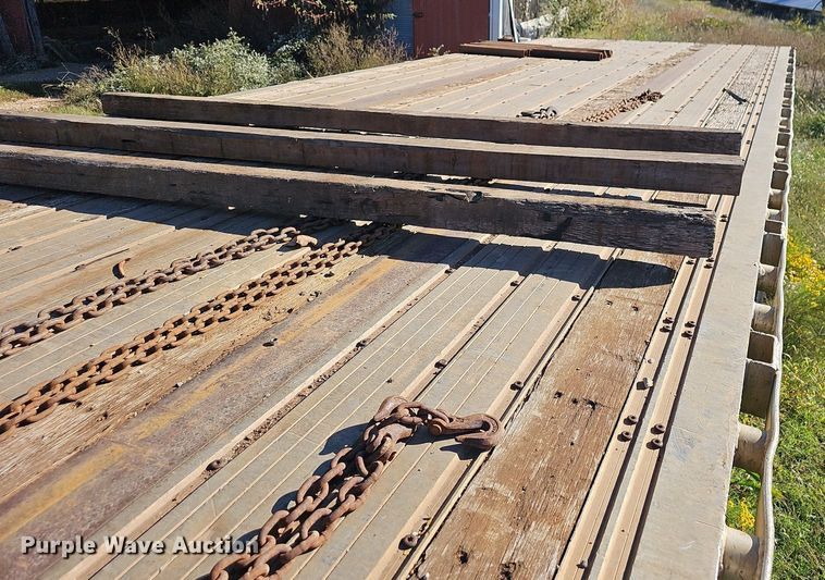 image for item NP9028 2004 Fontaine TFTW-6-8048WSAWK  flatbed trailer