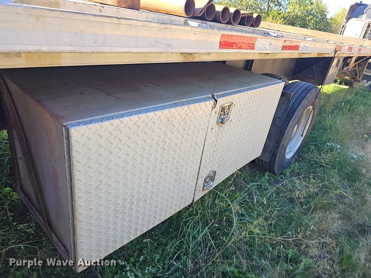 image for item NP9028 2004 Fontaine TFTW-6-8048WSAWK  flatbed trailer