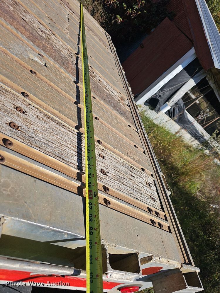 image for item NP9028 2004 Fontaine TFTW-6-8048WSAWK  flatbed trailer