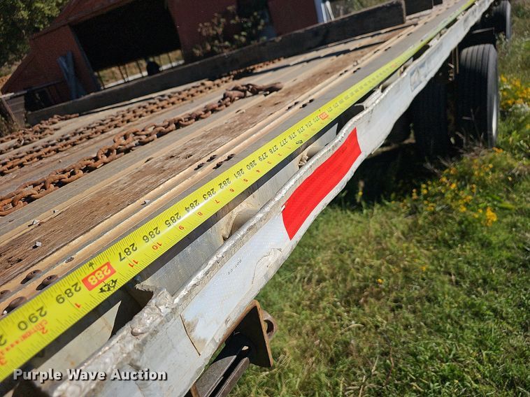 image for item NP9028 2004 Fontaine TFTW-6-8048WSAWK  flatbed trailer