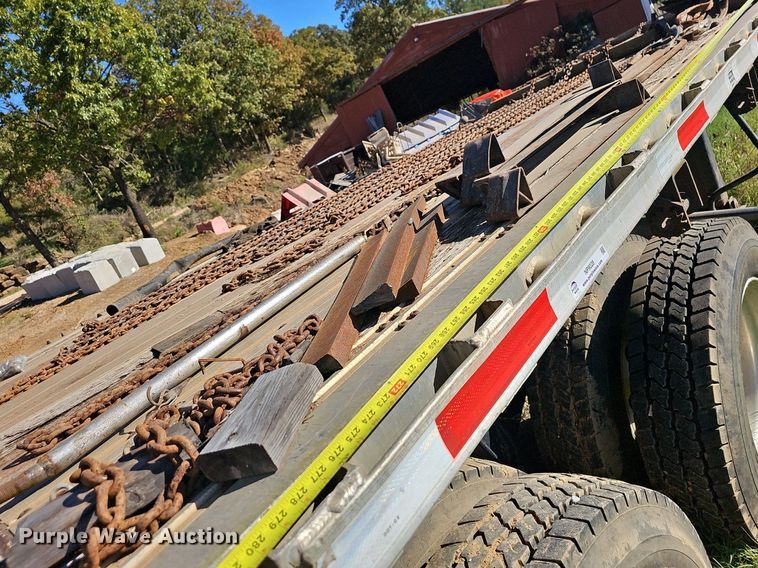 image for item NP9028 2004 Fontaine TFTW-6-8048WSAWK  flatbed trailer