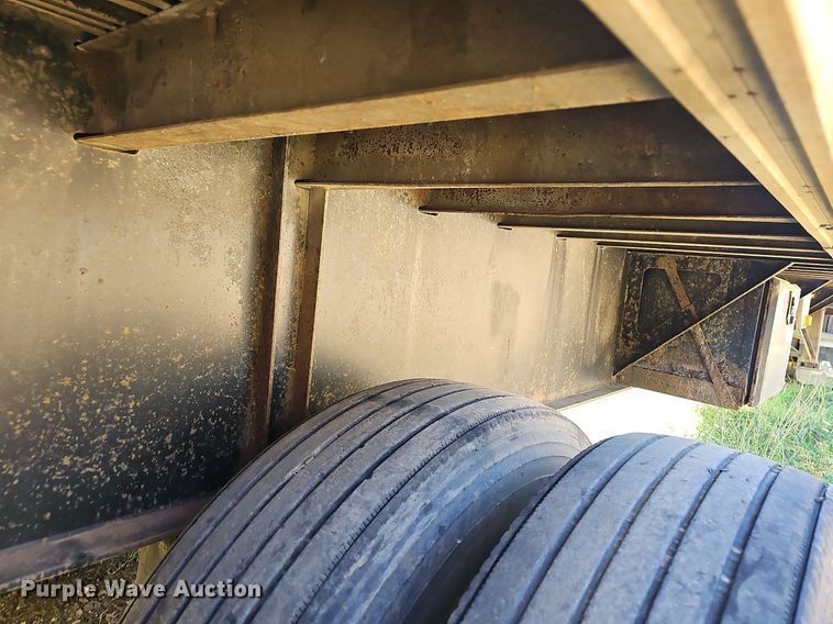 image for item NP9028 2004 Fontaine TFTW-6-8048WSAWK  flatbed trailer