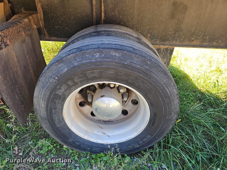 image for item NP9028 2004 Fontaine TFTW-6-8048WSAWK  flatbed trailer