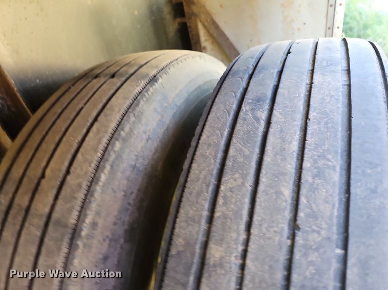 image for item NP9028 2004 Fontaine TFTW-6-8048WSAWK  flatbed trailer