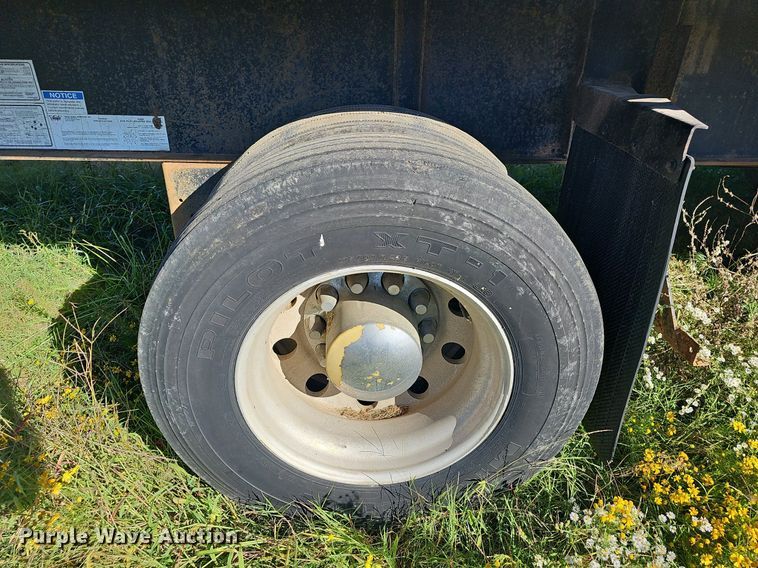 image for item NP9028 2004 Fontaine TFTW-6-8048WSAWK  flatbed trailer